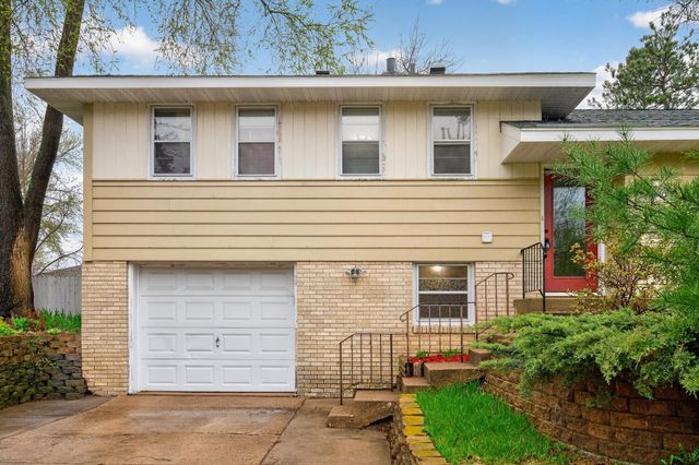 10640 Xavis Street NW, Coon Rapids, MN 55433