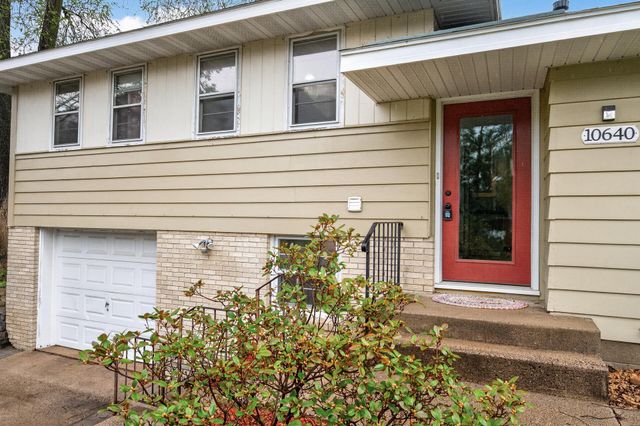 10640 Xavis Street NW, Coon Rapids, MN 55433