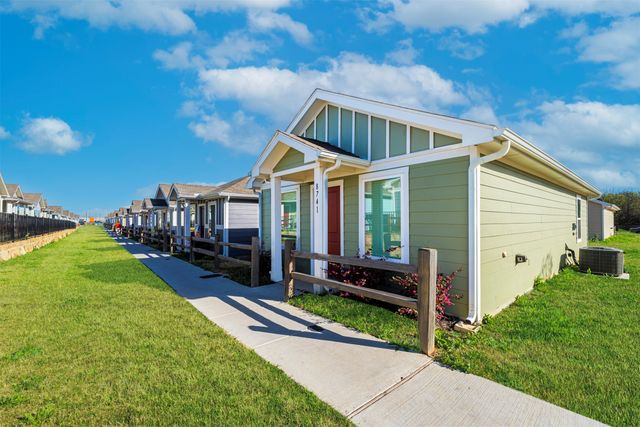 8741 Cottage Creek Drive, Fort Worth, TX 76123