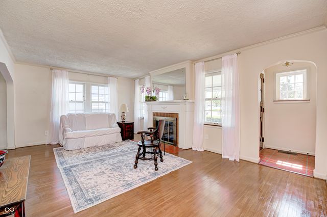 6644 E Washington Street, Indianapolis, IN 46219