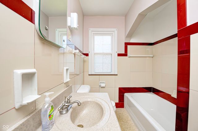 6644 E Washington Street, Indianapolis, IN 46219