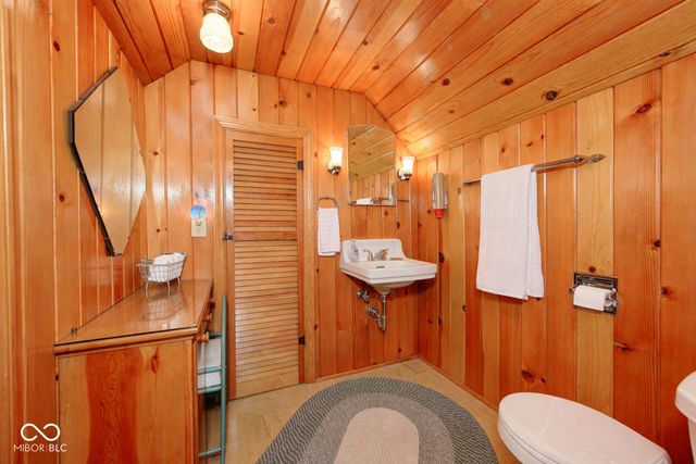 6644 E Washington Street, Indianapolis, IN 46219