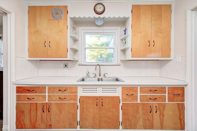 6644 E Washington Street, Indianapolis, IN 46219