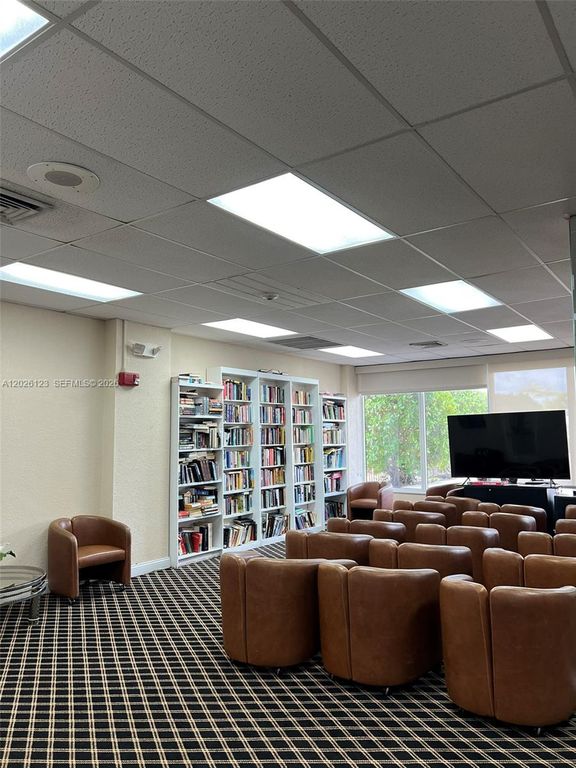 Image 12 of property listing at 1865 S Ocean Dr 2G, Hallandale Beach, FL 33009