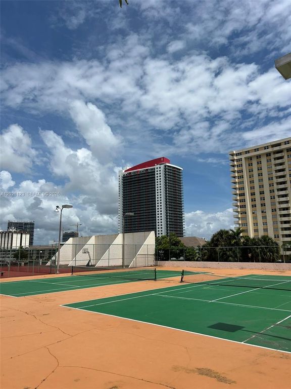 Image 15 of property listing at 1865 S Ocean Dr 2G, Hallandale Beach, FL 33009