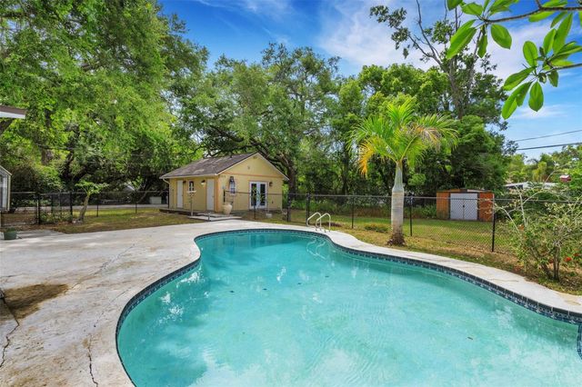 530 16TH ST NW, Largo, FL 33770