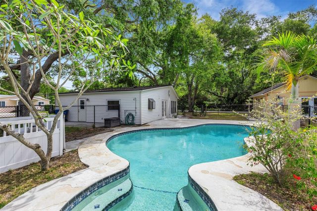 530 16TH ST NW, Largo, FL 33770