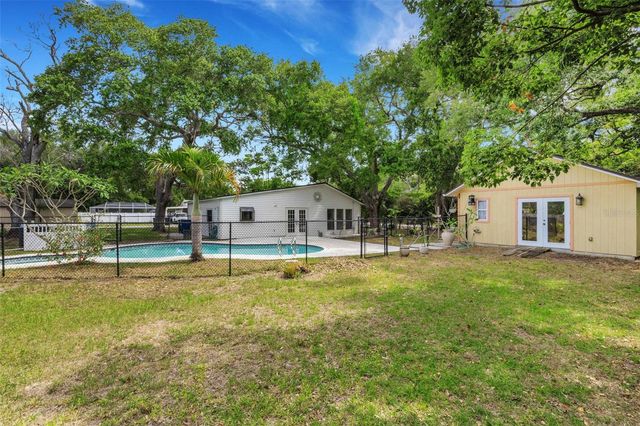 530 16TH ST NW, Largo, FL 33770
