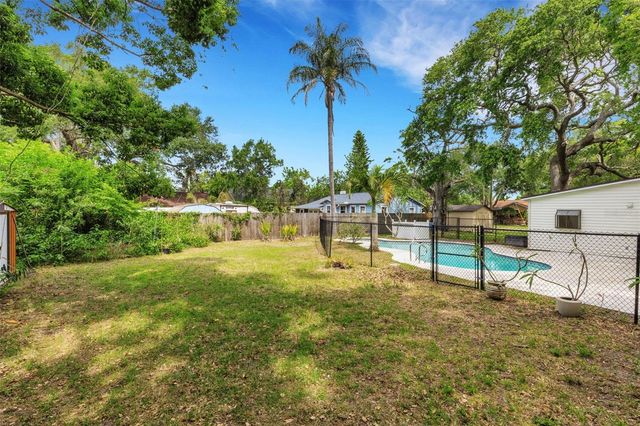 530 16TH ST NW, Largo, FL 33770