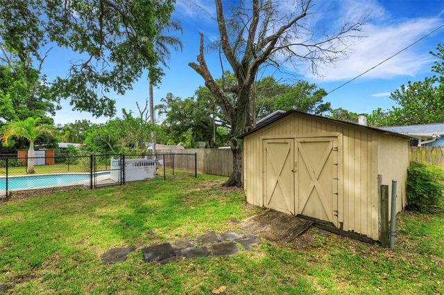 530 16TH ST NW, Largo, FL 33770