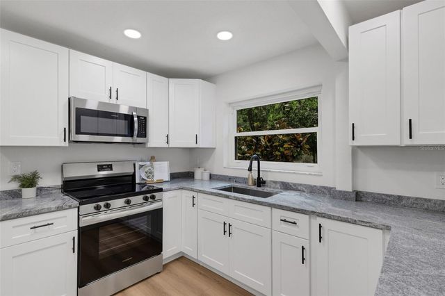 530 16TH ST NW, Largo, FL 33770