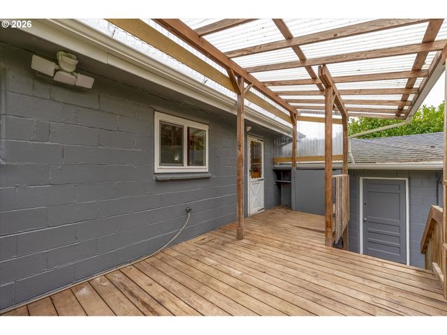 3329 VIRGINIA Way, Longview, WA 98632