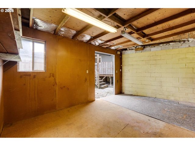 3329 VIRGINIA Way, Longview, WA 98632