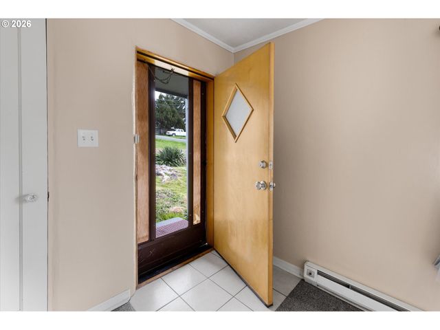 3329 VIRGINIA Way, Longview, WA 98632