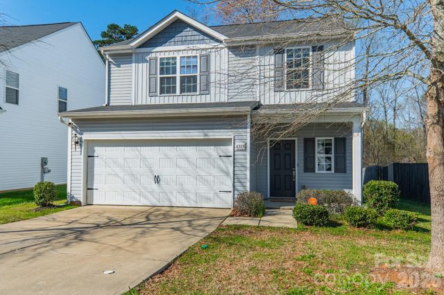 8315 Paw Valley Lane, Charlotte, NC 28214