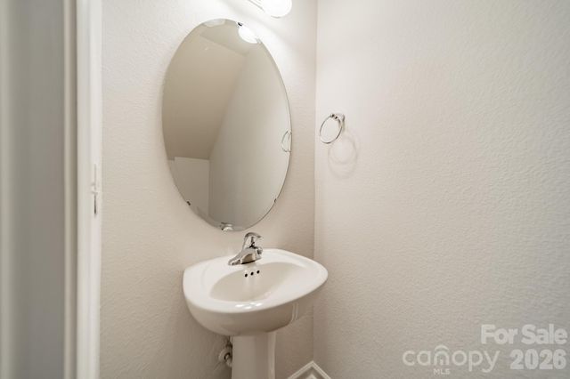 8315 Paw Valley Lane, Charlotte, NC 28214