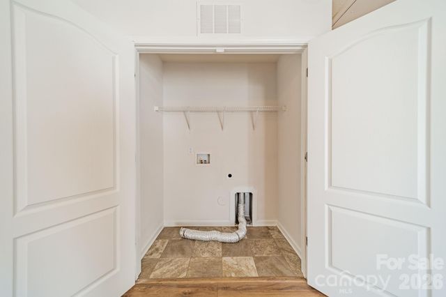 8315 Paw Valley Lane, Charlotte, NC 28214