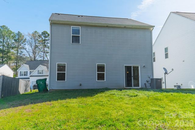 8315 Paw Valley Lane, Charlotte, NC 28214