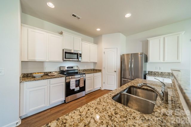 8315 Paw Valley Lane, Charlotte, NC 28214