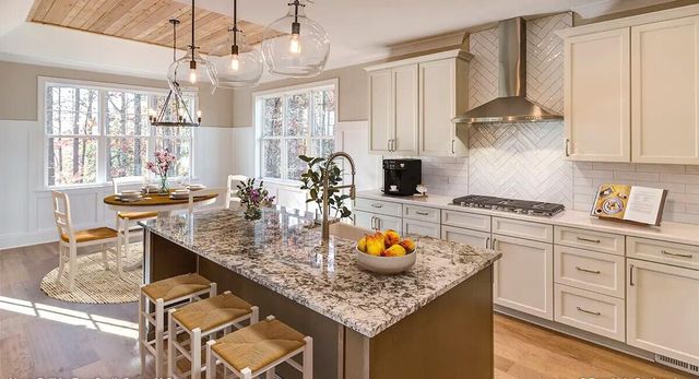 827 Simmons Avenue, Summerville, SC 29483