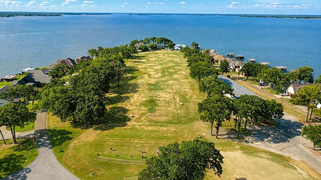 17506 Country Club Drive, Kemp, TX 75143