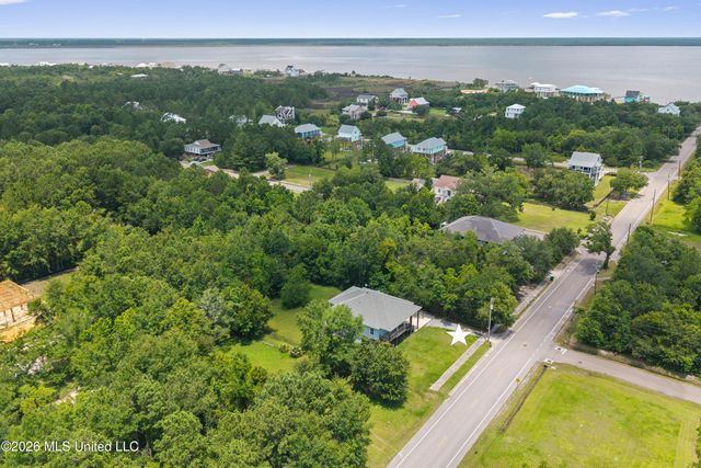 1331 Dunbar Avenue, Bay Saint Louis, MS 39520