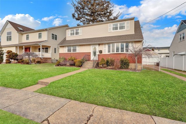 3887 Hudson Avenue, Seaford, NY 11783