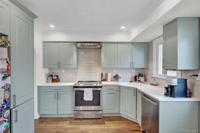 3887 Hudson Avenue, Seaford, NY 11783