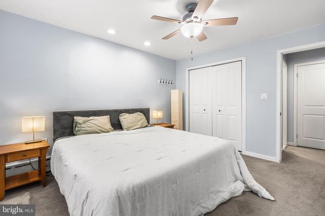 908 GREENWICH ST, Philadelphia, PA 19147