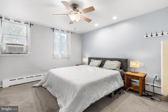 908 GREENWICH ST, Philadelphia, PA 19147