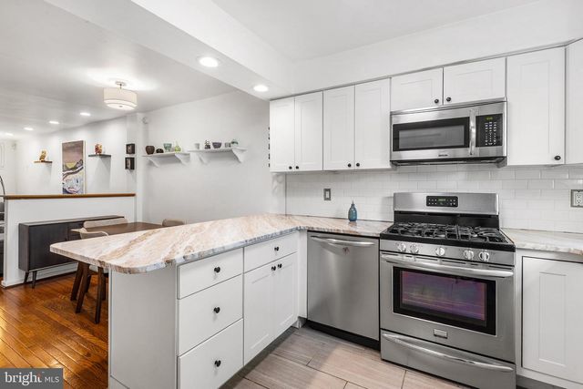 908 GREENWICH ST, Philadelphia, PA 19147