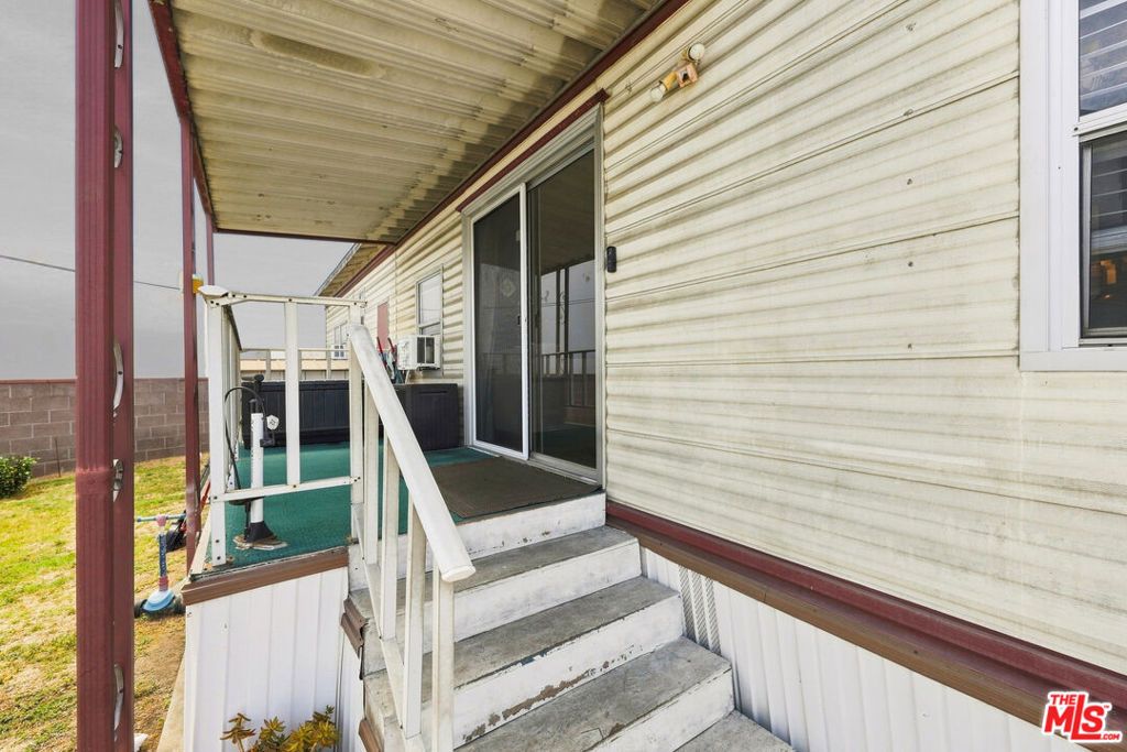 5678 Shull Street space 14, Bell Gardens, CA 90201 — photo 2