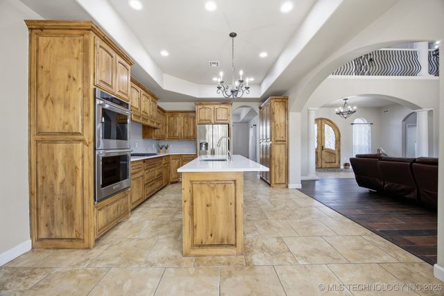 604 Cedar Ridge Road, Eufaula, OK 74432