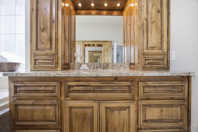 604 Cedar Ridge Road, Eufaula, OK 74432