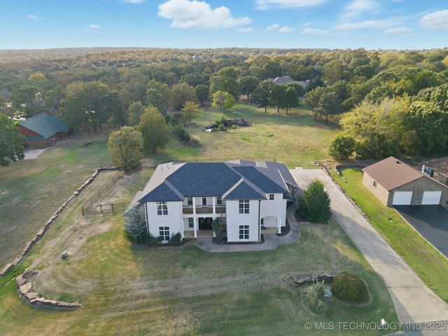 604 Cedar Ridge Road, Eufaula, OK 74432