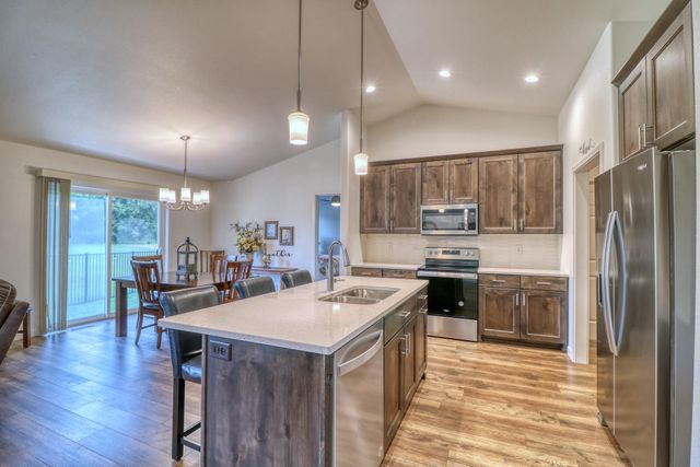 6779 Ashwood Loop S, Fargo, ND 58104