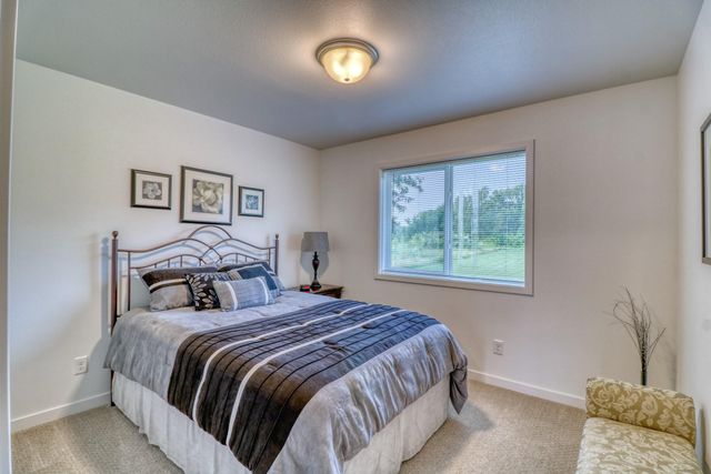 6779 Ashwood Loop S, Fargo, ND 58104