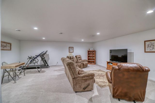 6779 Ashwood Loop S, Fargo, ND 58104