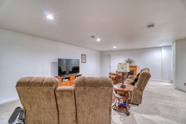 6779 Ashwood Loop S, Fargo, ND 58104