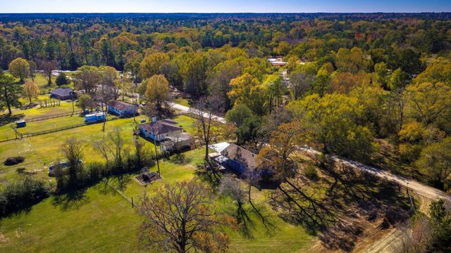 180 Ellis Lovett Road, Shepherd, TX 77371