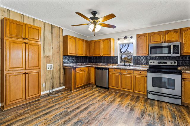 180 Ellis Lovett Road, Shepherd, TX 77371