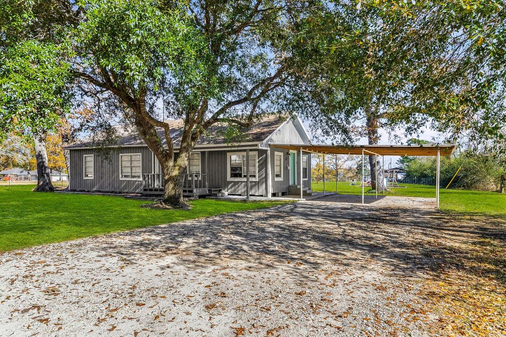 180 Ellis Lovett Road, Shepherd, TX 77371
