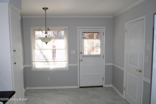 3026 Kaye Lawn Dr, Louisville, KY 40220