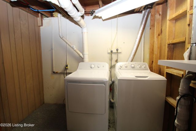 3026 Kaye Lawn Dr, Louisville, KY 40220