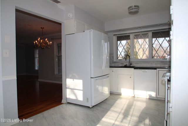 3026 Kaye Lawn Dr, Louisville, KY 40220