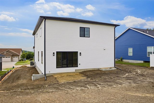 1615 38th Street SE, Cedar Rapids, IA 52403