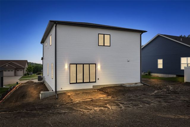 1615 38th Street SE, Cedar Rapids, IA 52403