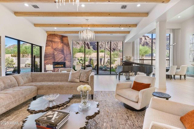 5984 N ECHO CANYON Drive, Phoenix, AZ 85018