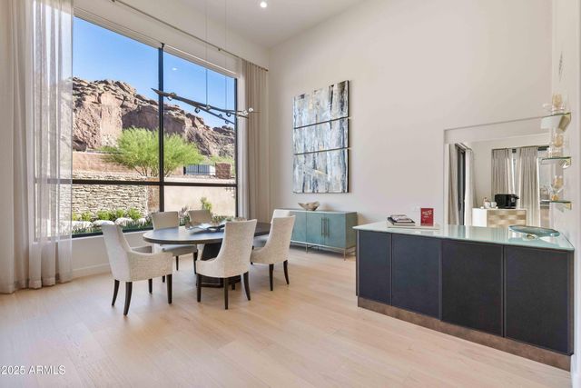 5984 N ECHO CANYON Drive, Phoenix, AZ 85018