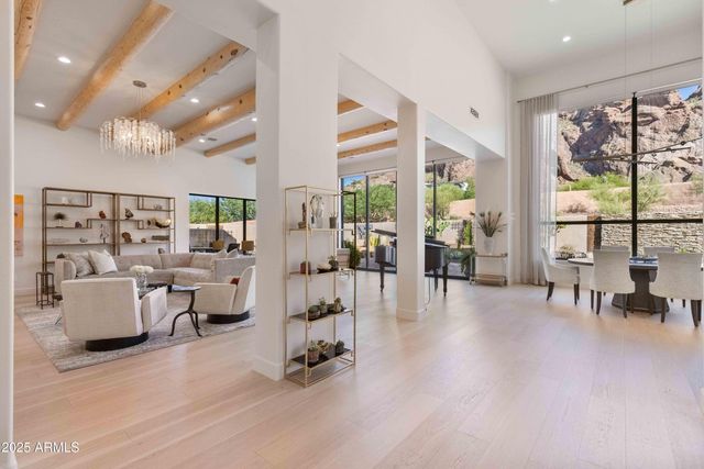 5984 N ECHO CANYON Drive, Phoenix, AZ 85018